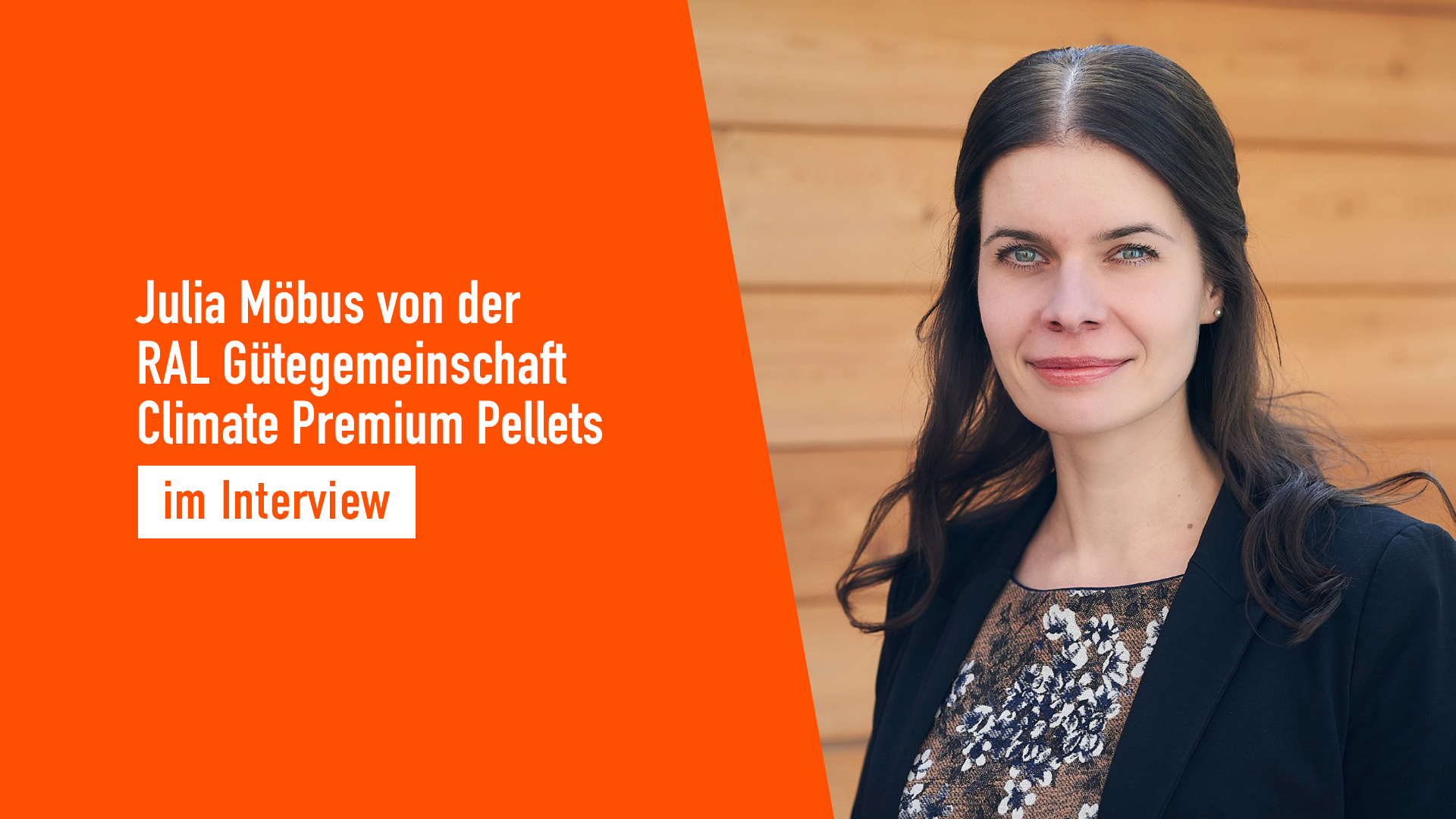 Header Bild mit Julia Möbus und dem Text 